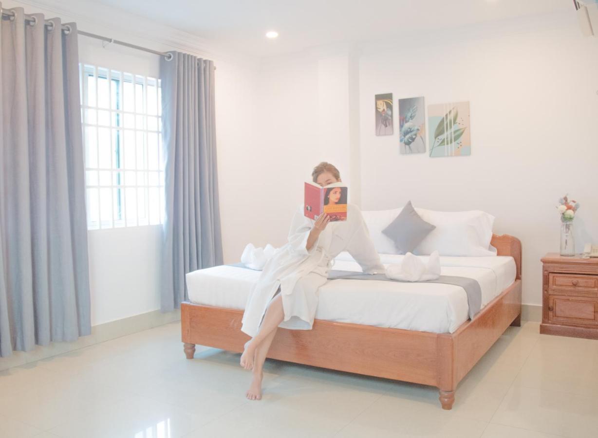 White Corner Hotel Phnom Penh Exterior photo
